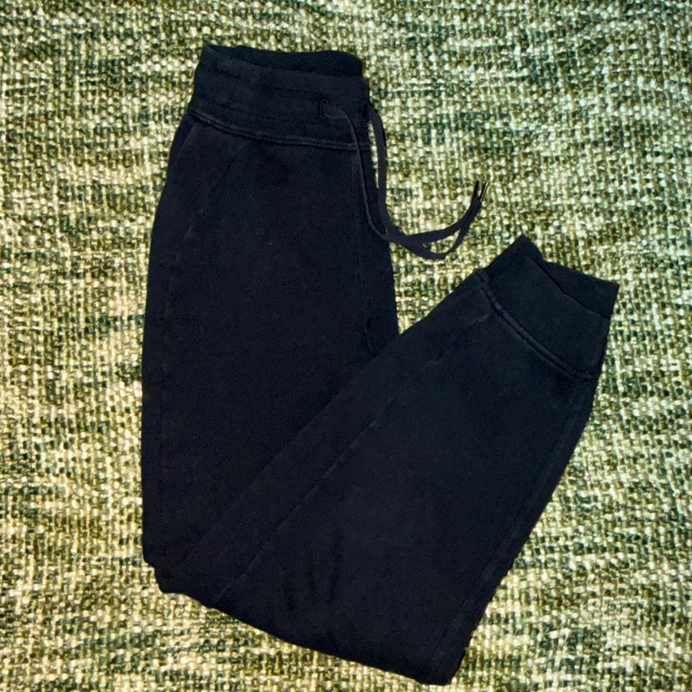 Lululemon Scuba High-Waisted Loose-Fit Sweatpants
Size 0 (Full Length) - Picture 5 of 7